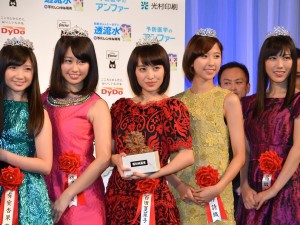 ももクロ、「第40回記念報知映画賞」表彰式にて