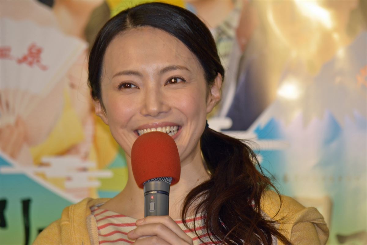 薬師丸ひろ子、小泉今日子と『あまちゃん』以来の共演に「気持ちが通い合った」