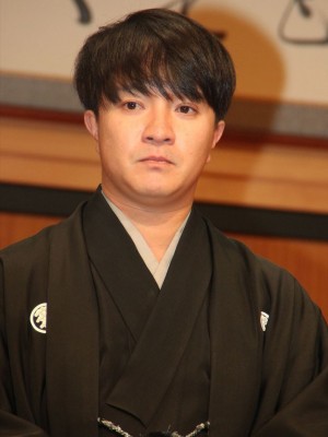 ドラマ『赤めだか』完成披露舞台挨拶に登壇した濱田岳