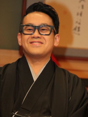 ドラマ『赤めだか』完成披露舞台挨拶に登壇した宮川大輔