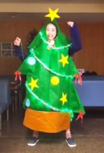 高畑充希、可愛すぎるクリスマスツリー仮装姿を披露