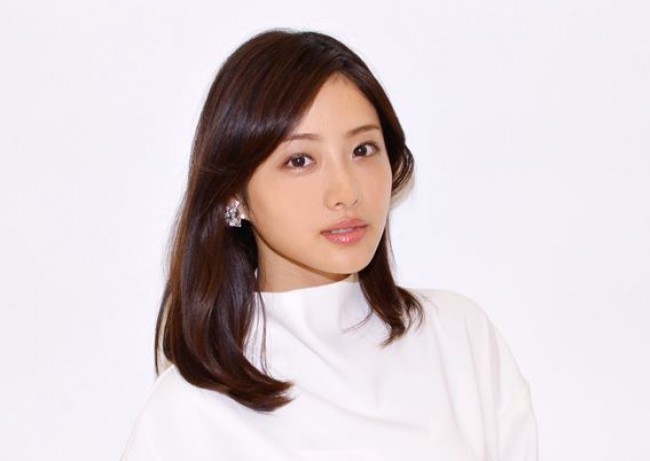 2015年「世界で最も美しい顔100人」の日本人トップの19位に選出された、石原さとみ