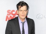 HIV感染告白のチャーリー・シーン、回顧録に12億円を要求か