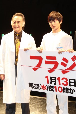 『フラジャイル』完成披露試写会の様子