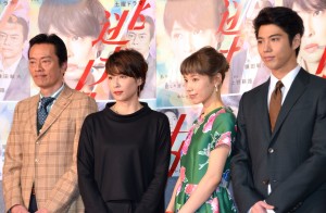 『逃げる女』記者会見の様子