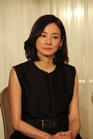 ドラマ『ナオミとカナコ』制作発表会に出席した吉田羊