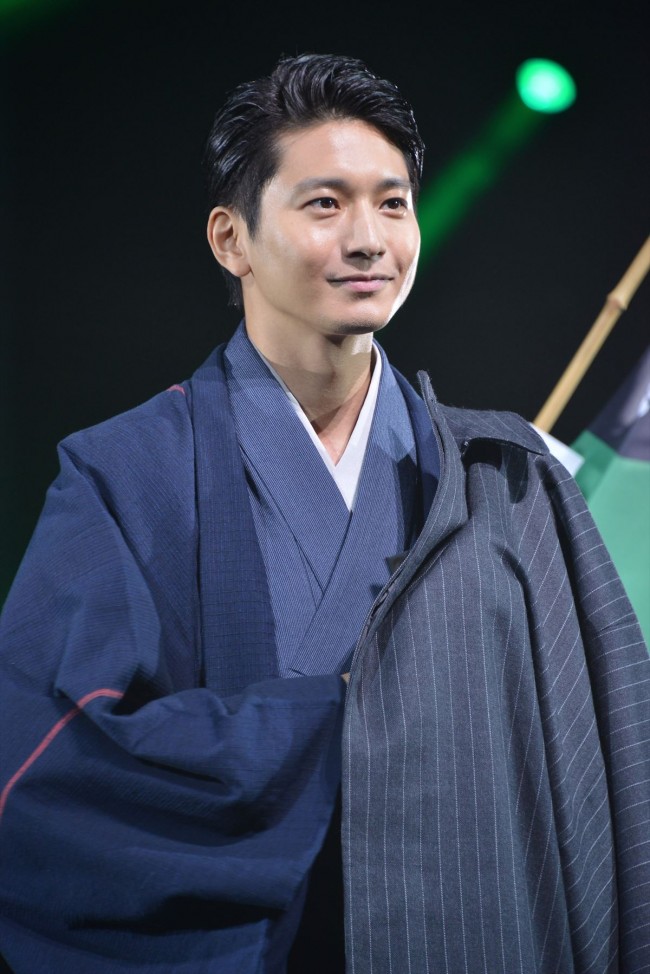 向井理、『信長協奏曲』完成披露試写会で開催された“戦国版TGC”に登場