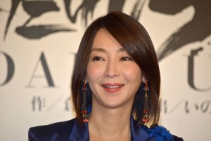 稲森いずみ、舞台『乱鶯』製作発表会にて