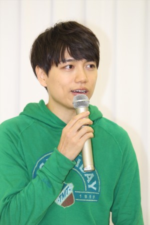 『悪党たちは千里を走る』記者発表会に登壇した山崎育三郎