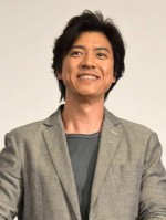 上川隆也、愛犬と晩酌＆お風呂も一緒…　愛情が止まらず