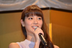 新川優愛、ドラマ『お義父さんと呼ばせて』制作発表にて