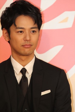 映画『家族はつらいよ』完成報告会見に登壇した妻夫木聡