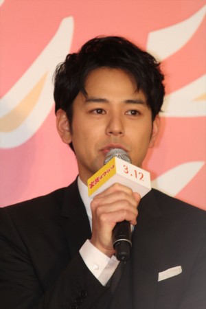 映画『家族はつらいよ』完成報告会見に登壇した妻夫木聡