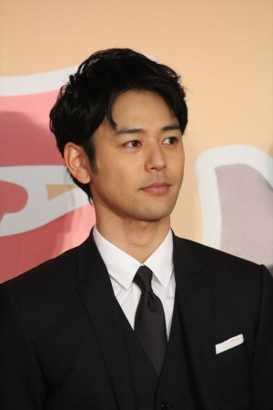 映画『家族はつらいよ』完成報告会見に登壇した妻夫木聡