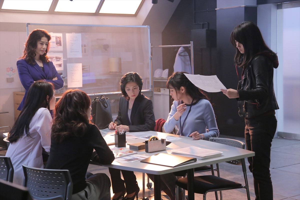 元AKB川栄李奈、『ヒガンバナ』ゲスト出演！ 堀北真希は女子高生姿を披露