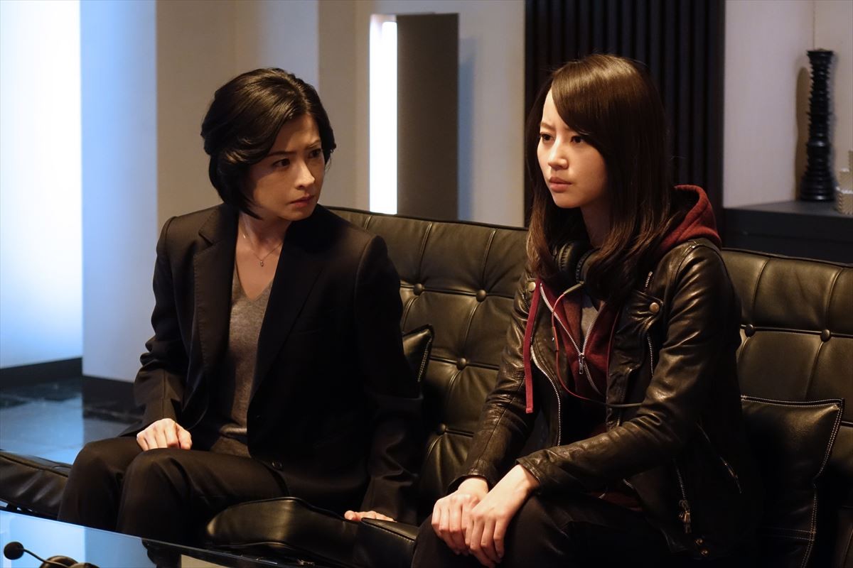 元AKB川栄李奈、『ヒガンバナ』ゲスト出演！ 堀北真希は女子高生姿を披露