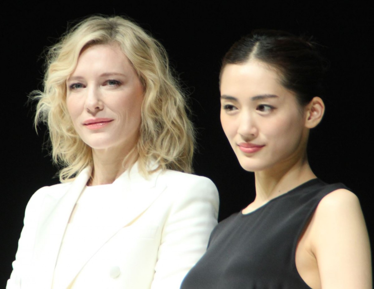綾瀬はるか、ケイト・ブランシェットとの再会に喜ぶ「ますます大好き」