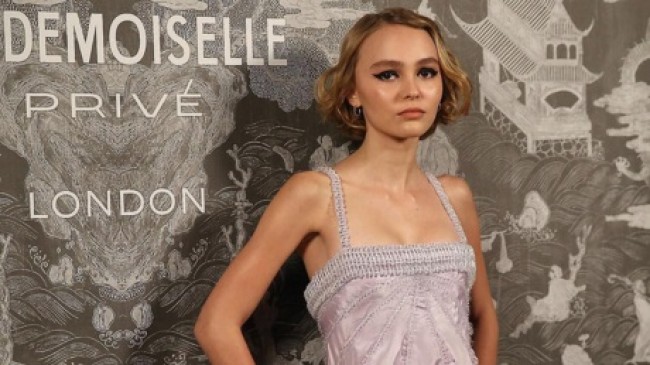 リリー・ローズ・デップ　Lily-Rose Depp