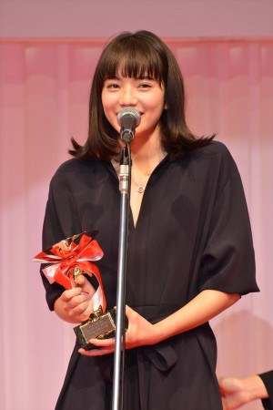 小松菜奈、「第27回日本ジュエリー ベスト ドレッサー賞」表彰式にて