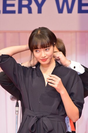 小松菜奈、「第27回日本ジュエリー ベスト ドレッサー賞」表彰式にて