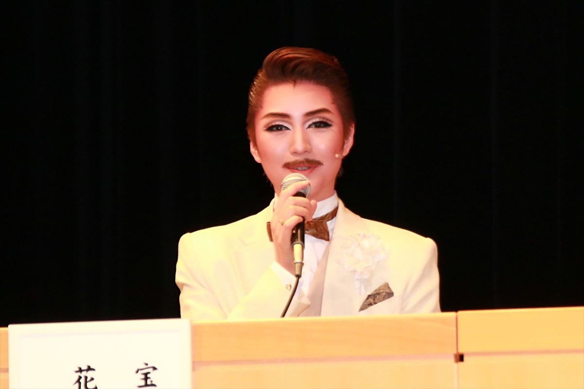 宝塚花組・明日海りお、 “理想的で温かい”主人公に「出会えて幸せ」
