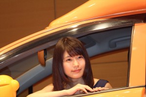 「亀田の柿の種」発売50周年記念の発表会に出席した有村架純