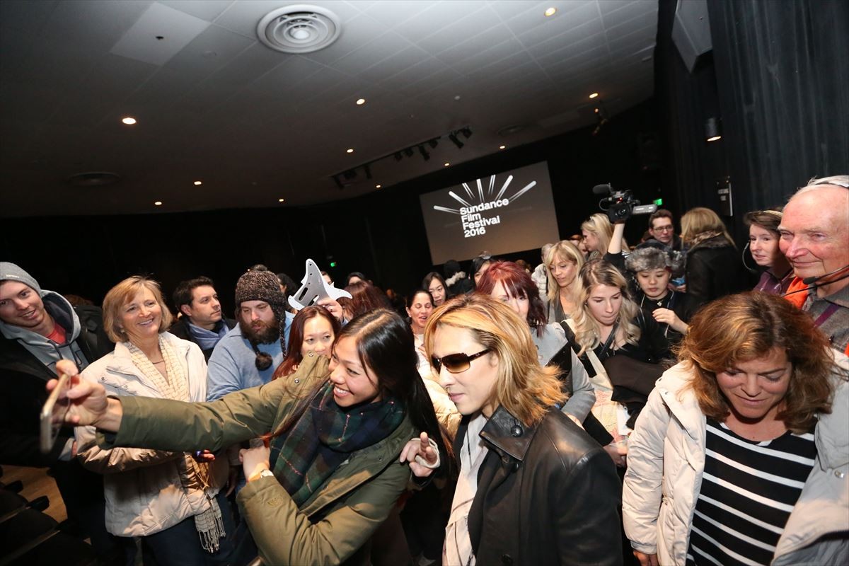 YOSHIKI、米サンダンス映画祭で演奏　会場はスタンディング・オベーション