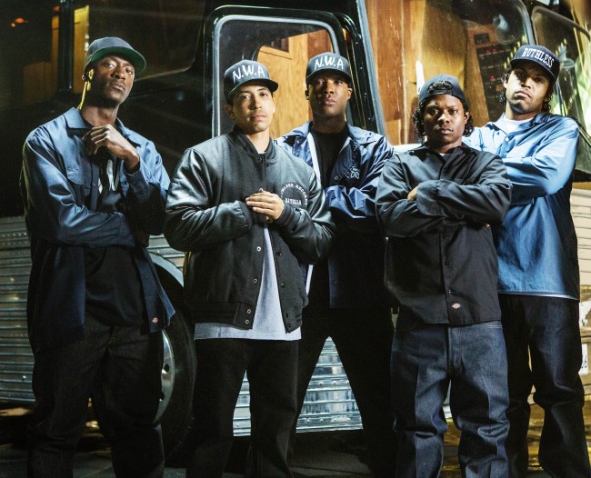 ストレイト・アウタ・コンプトン、STRAIGHT OUTTA COMPTON