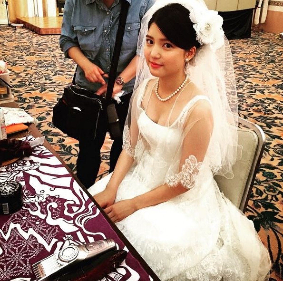 川島海荷、純白のドレス姿公開　「結婚して！」求婚の声も