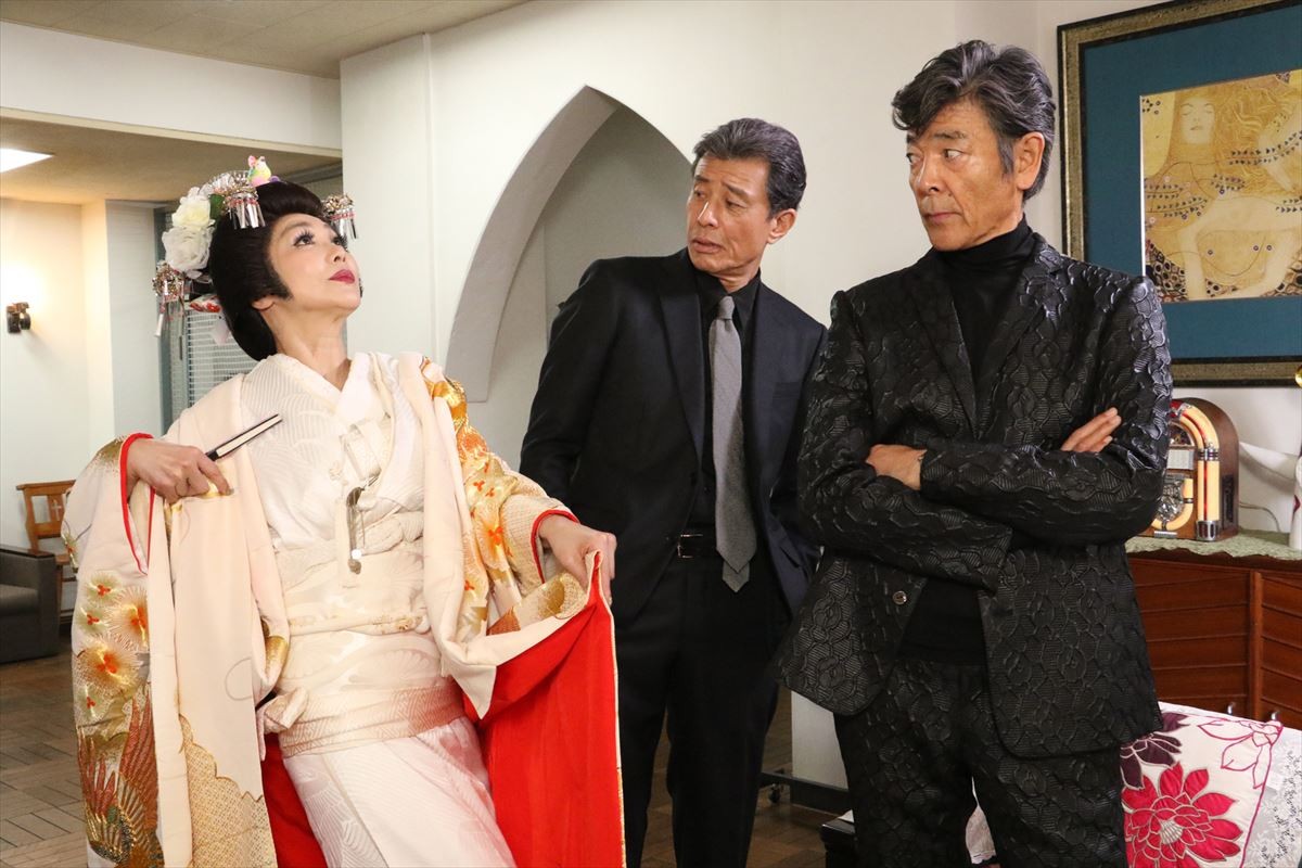 浅野温子『あぶない刑事』、タカとユージのカオルへの30年愛