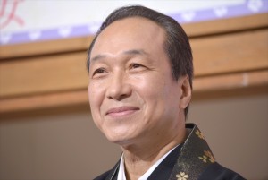 小日向文世、『スミカスミレ　45歳若返った女』会見に出席