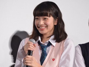 『黒崎くんの言いなりになんてならない』完成披露舞台挨拶に登壇した小松菜奈