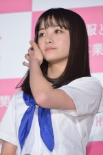 映画『セーラー服と機関銃 ‐卒業‐』特別試写会に登壇した橋本環奈