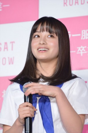 映画『セーラー服と機関銃 ‐卒業‐』特別試写会に登壇した橋本環奈