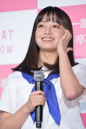 映画『セーラー服と機関銃 ‐卒業‐』特別試写会に登壇した橋本環奈