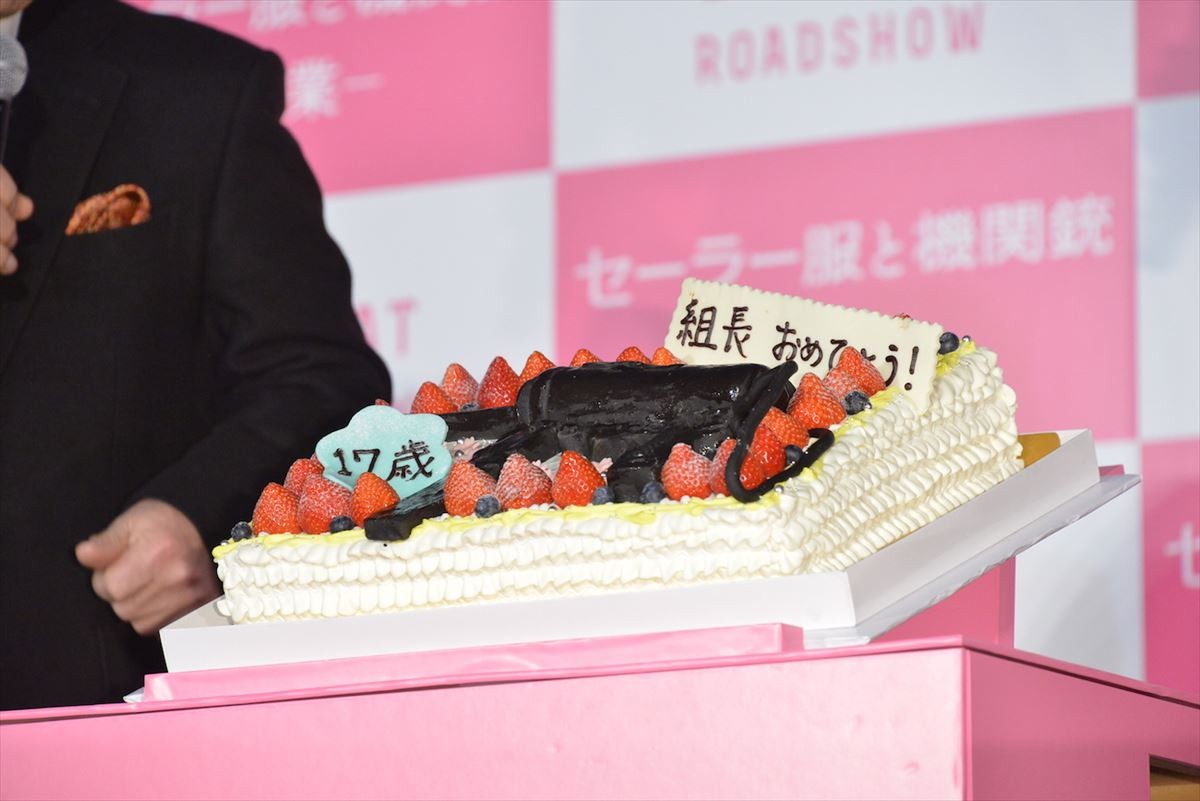橋本環奈、17歳の誕生日に武田鉄矢から“贈る言葉”　「一生私の先生」