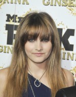 マイケル・ジャクソンの娘・パリス、禁酒会に通っていることが明らかに