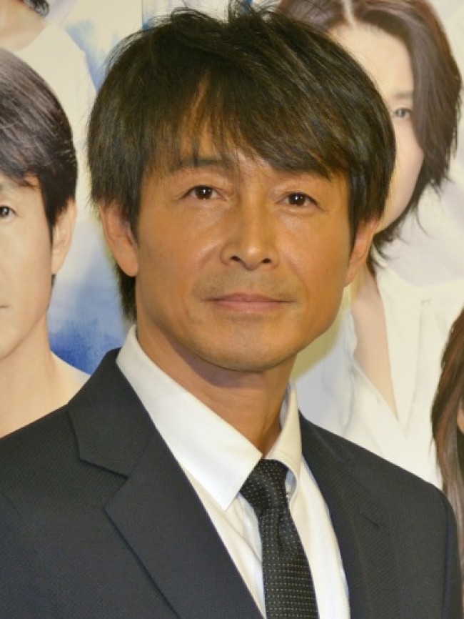 吉田栄作、キスシーンは「慣れなるものじゃない」