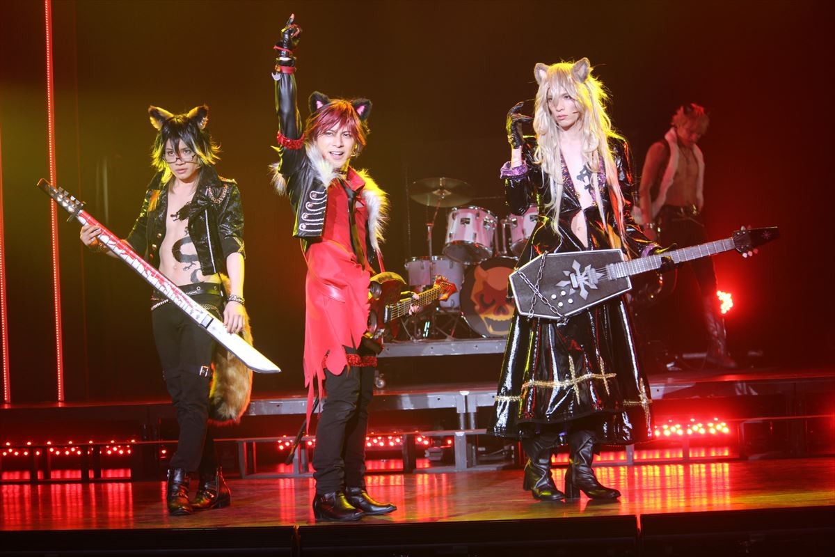 米原幸佑＆三津谷亮、舞台『SHOW BY ROCK!!』開幕！ 全力で“魅せる”人気キャラ