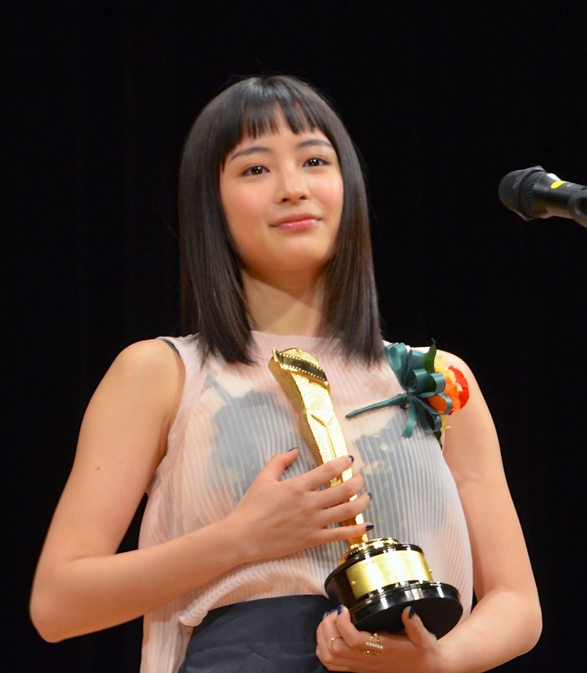 二宮和也＆深津絵里、キネ旬主演賞授賞式で名コンビぶりを披露！