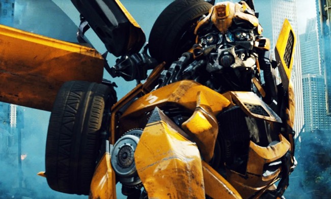 バンブルビーのスピンオフは2018年全米公開(※映画『トランスフォーマー/ダークサイド・ムーン』場面写真)