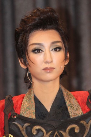 宝塚月組公演・制作発表に出席した凪七瑠海