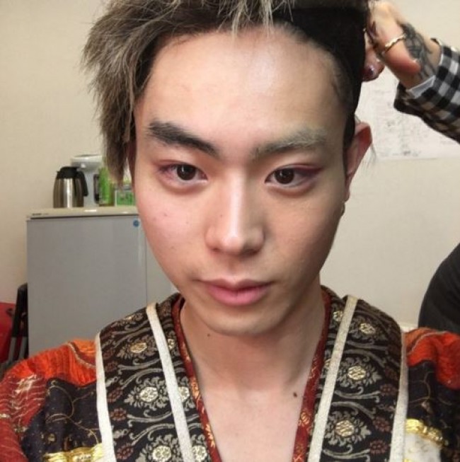 菅田将暉、“鬼ちゃん”への変身途中を公開