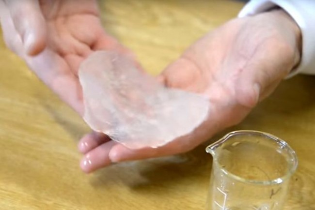 甲殻類の甲羅に含まれる成分で、包帯を開発