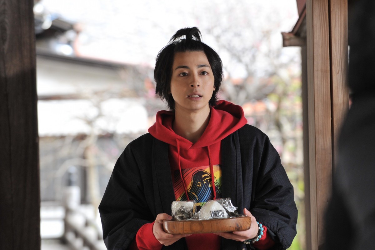 高杉真宙、“ダンサー僧侶”と親近感　お寺以外の撮影は「最初で最後かも」