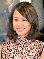 第8回「DEGジャパン・アワード／ブルーレイ大賞」授賞式に登壇した前田敦子