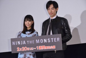 映画『NINJA THE MONSTER』の舞台挨拶に登壇したディーン・フジオカ、森川葵