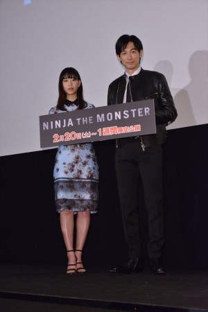 映画『NINJA THE MONSTER』の舞台挨拶に登壇したディーン・フジオカ、森川葵