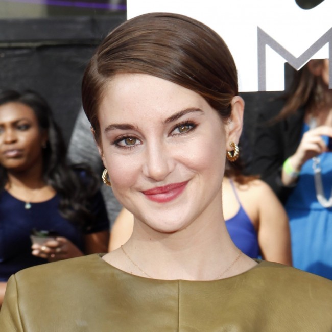 プロフィール用　Shailene Woodley　シェイリーン・ウッドリー