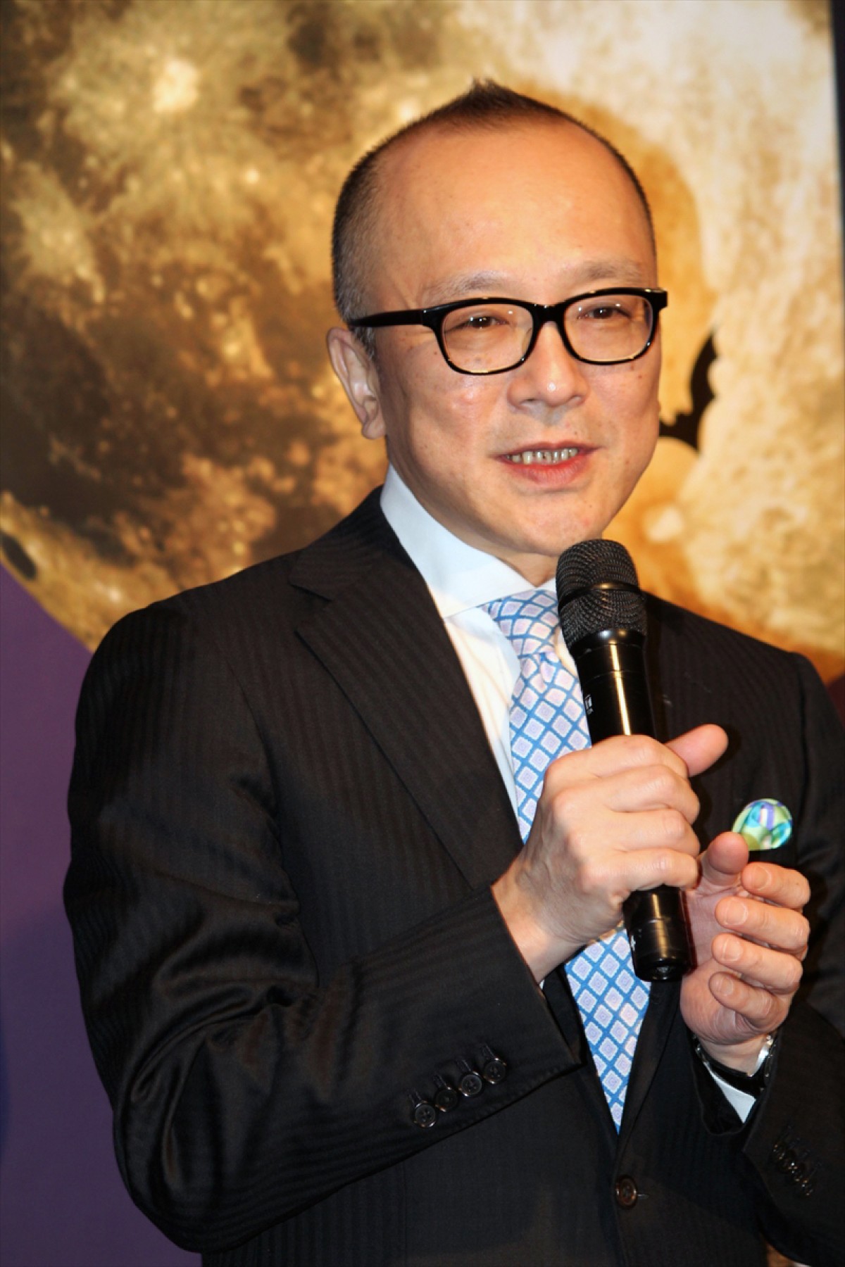 声優・上坂すみれ、“黒一色”ゴスロリ衣装にご満悦　魔女は「憧れの存在」